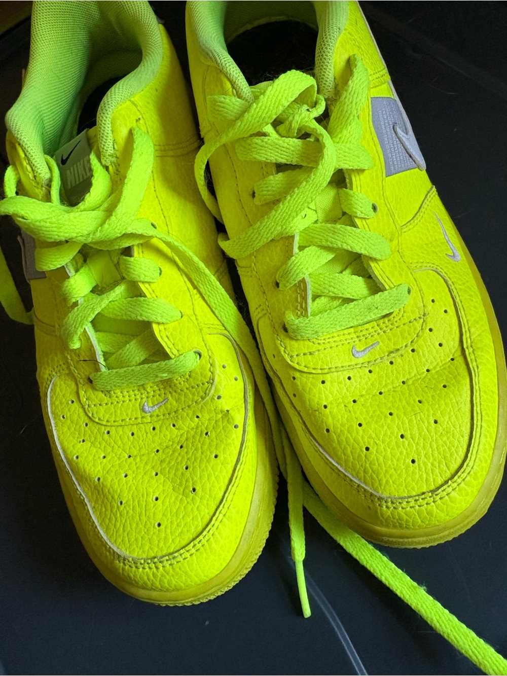 Neon yellow Air Force kids 6.5Y - Picture 13 of 15